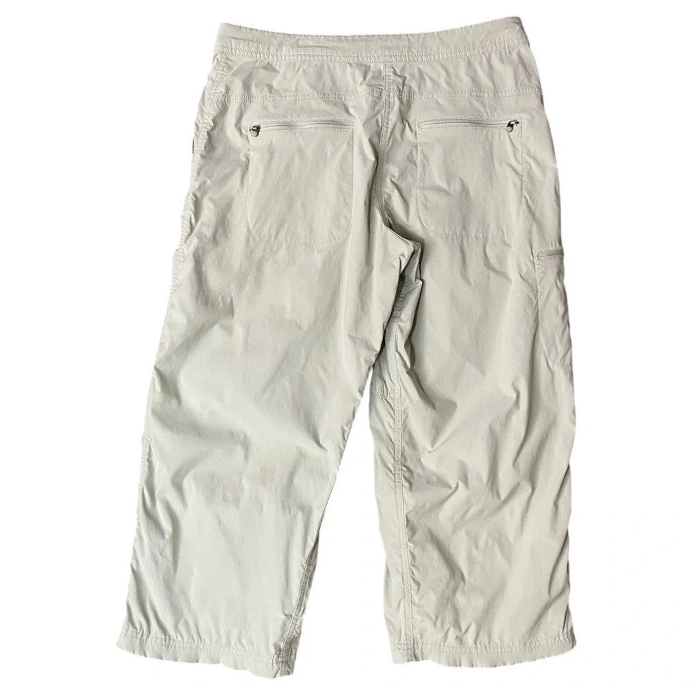 L.Bean Hiking Capri Pants Womens Size 8 Beige Lightweight Outdoor Travel - Picture 3 of 8